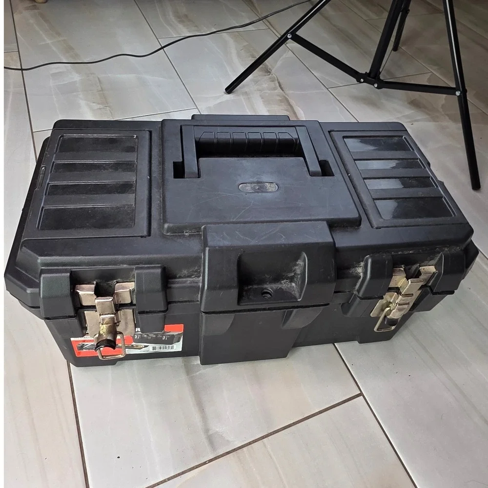 Black & Decker 19 Inch All Purpose Toolbox Metal Latches Black Plastic 17185157